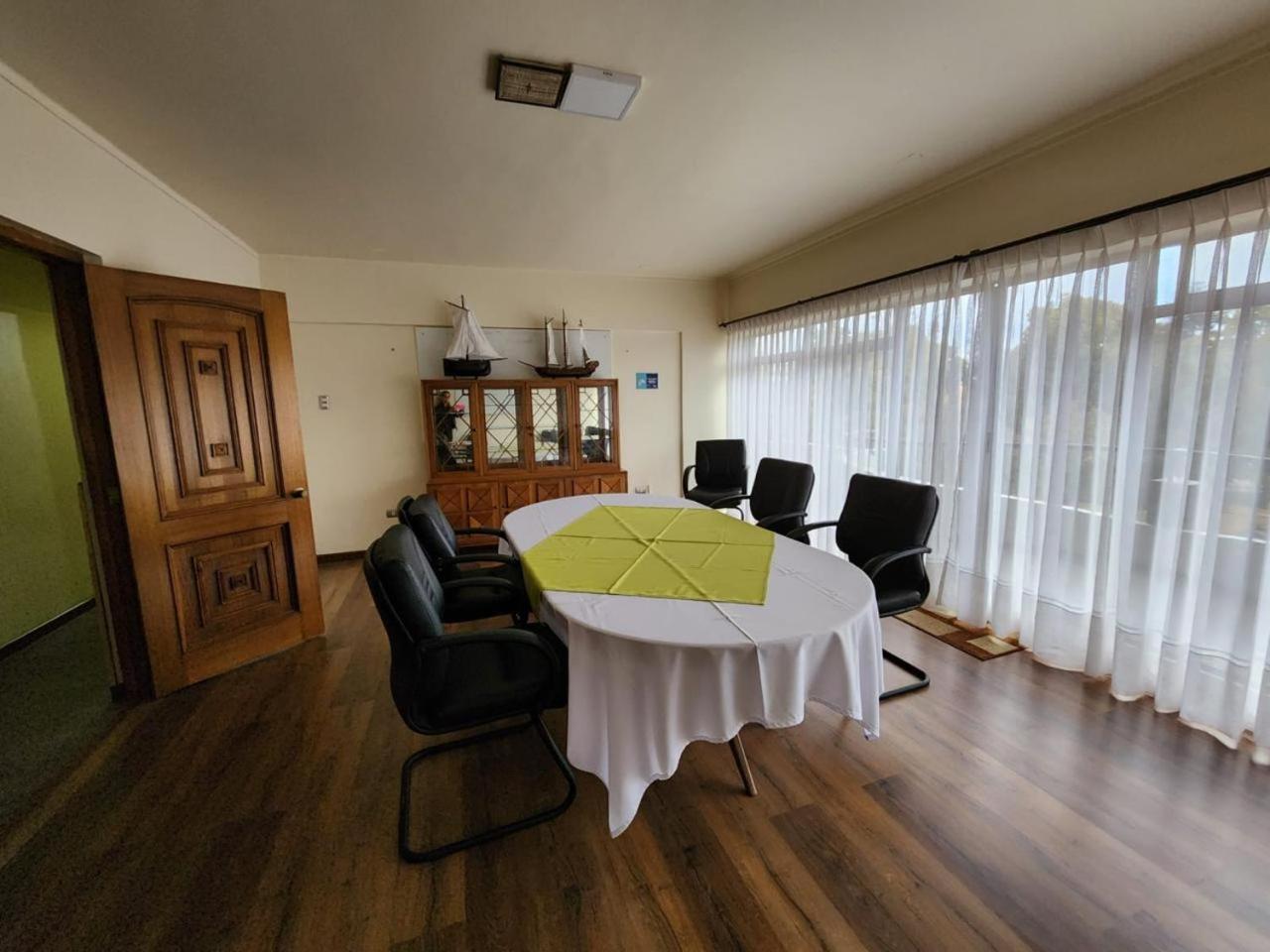 Hotel Gran Muso Лос-Анхелес Экстерьер фото